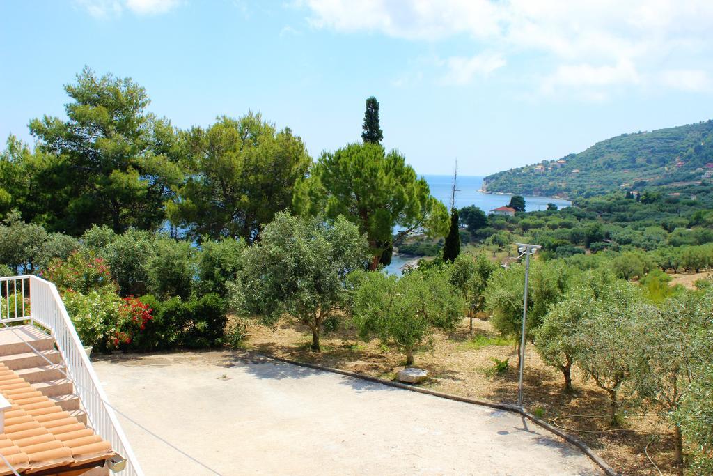 Villa Bella Vista Marathiás エクステリア 写真